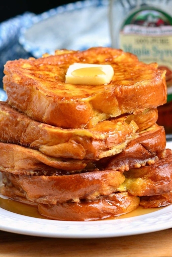 Finally, French toast is cooked in butter, while pancakes are cooked in oil. French toast is made with stale bread, while pancakes are made with fresh bread. French toast is also soaked in a mixture of eggs and milk, while pancakes are simply dipped in egg. Both are made with bread and eggs, but there are some key differences. Pancakes and French toast are two of the most popular breakfast foods.