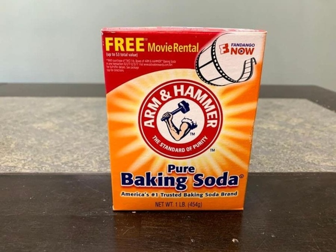 If you're looking for a way to wash your clothes without detergent, you can try using baking soda or laundry borax.