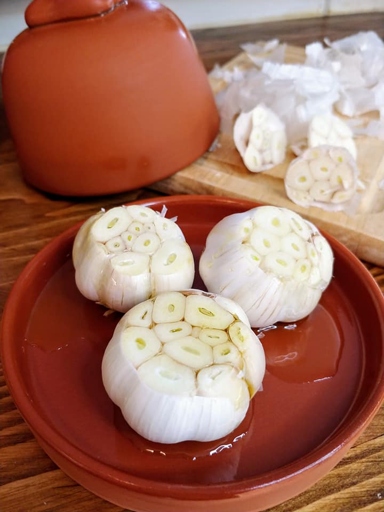 Roasting garlic is an easy way to bring out its natural sweetness and nuttiness, and it's a great way to add flavor to any dish.
