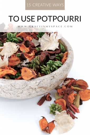 When making potpourri, be sure to choose ingredients that complement each other and will make the potpourri smell stronger.